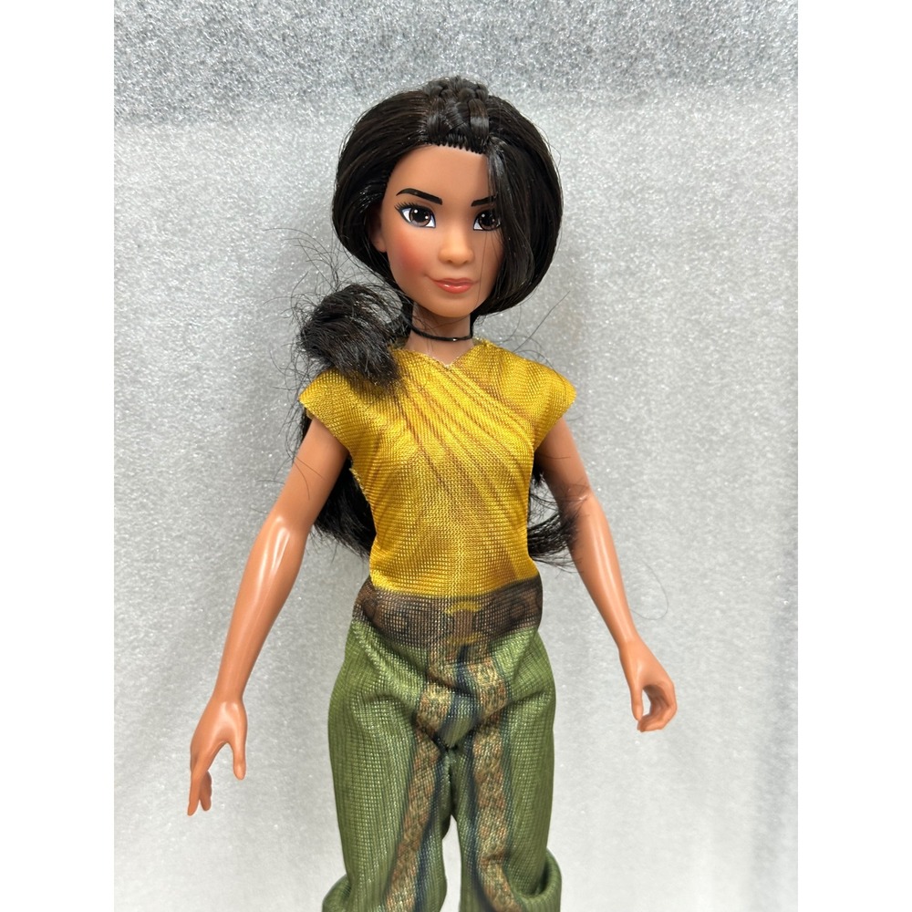 Disney Raya‎ and the Last Dragon Raya Adventure Doll Yellow Top Green Pants